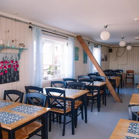 Finnholmen Brygge Henningsvaer