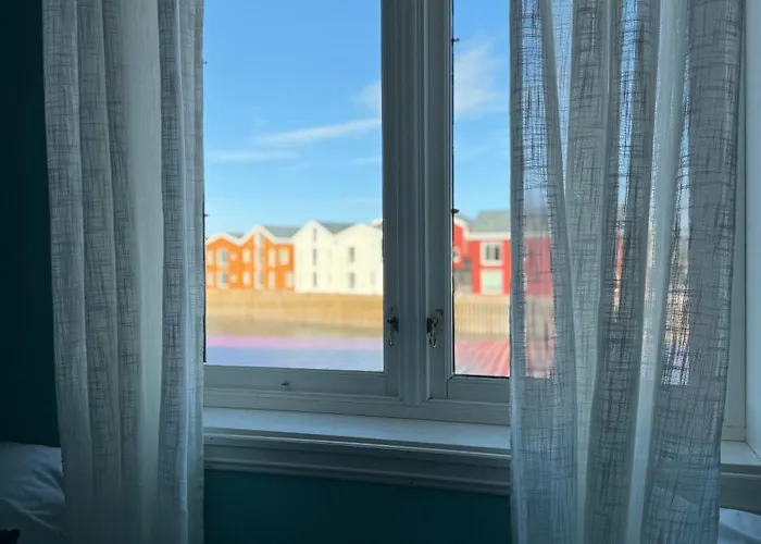 Отель Finnholmen Brygge 2*